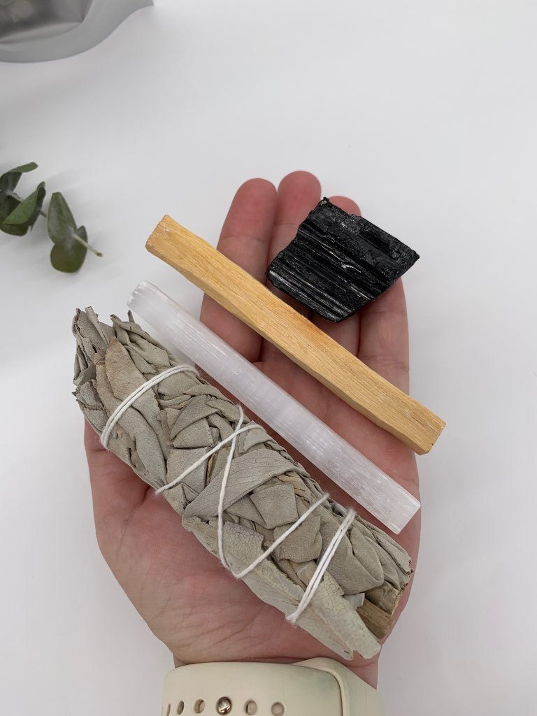 Smudge Kit - Sage, Palo Santo, Selenite & Black Tourmaline