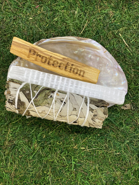 Protection Smudge Kit - Selenite, Palo Santo & Sage